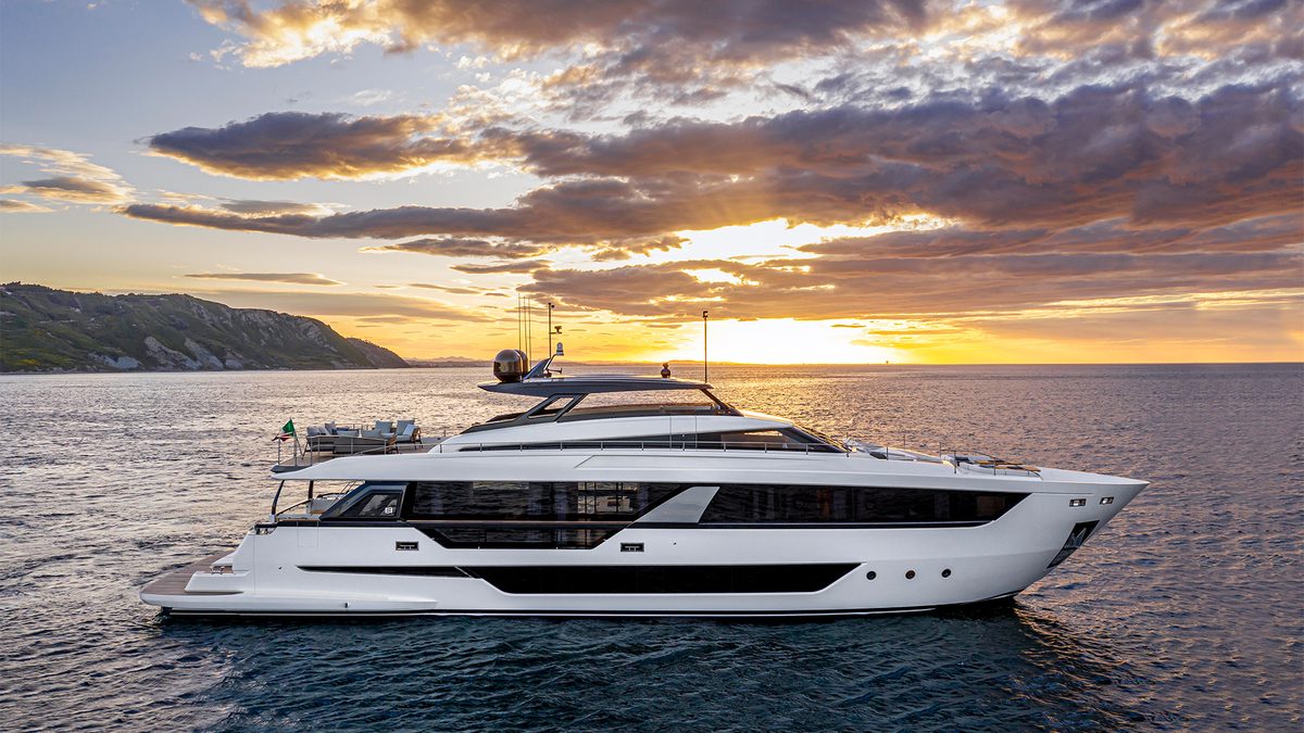 Ferretti Yachts 1000