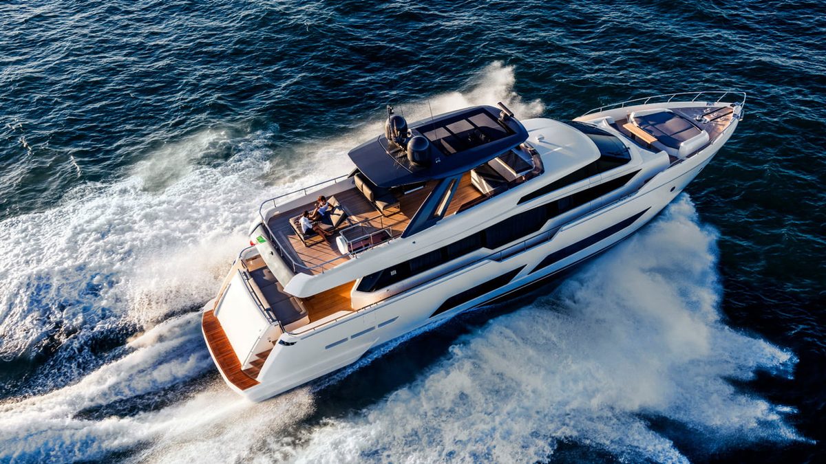 Ferretti Yachts 850