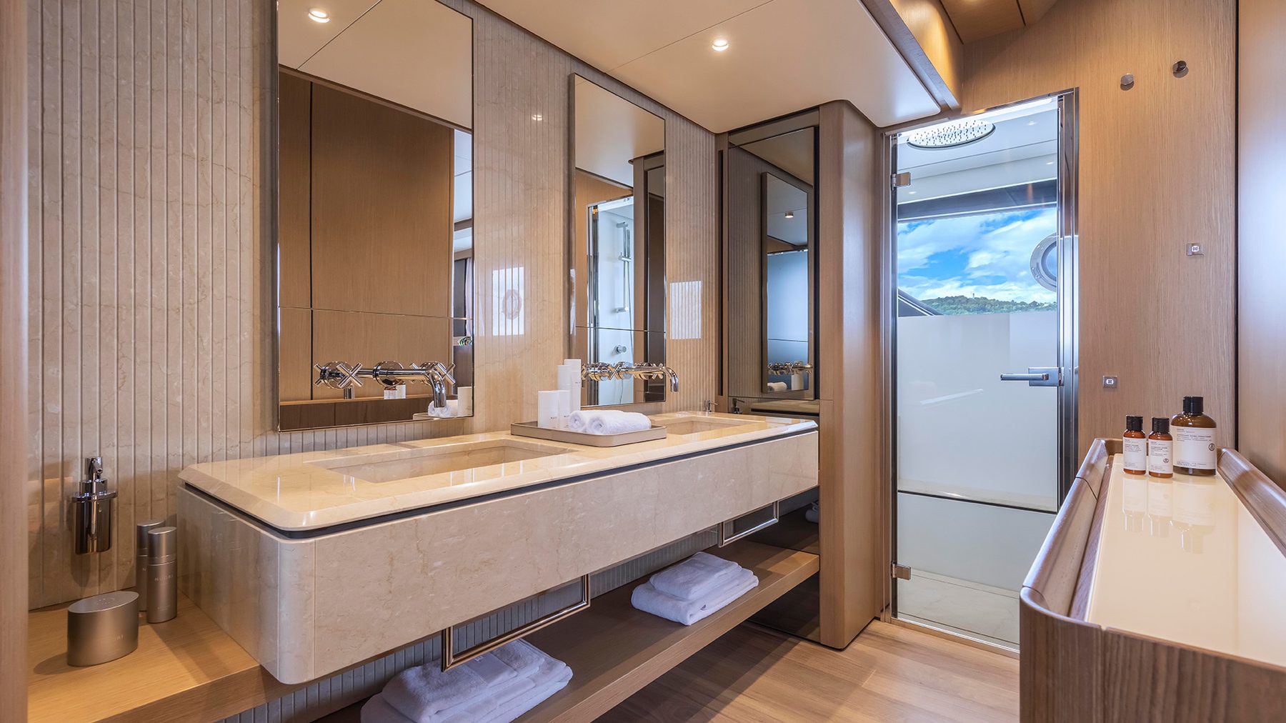 Ferretti Yachts 1000 — interna 15