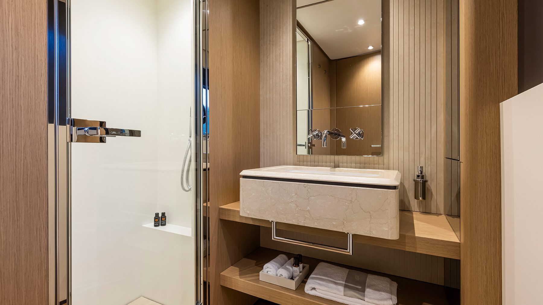 Ferretti Yachts 1000 — interna 24