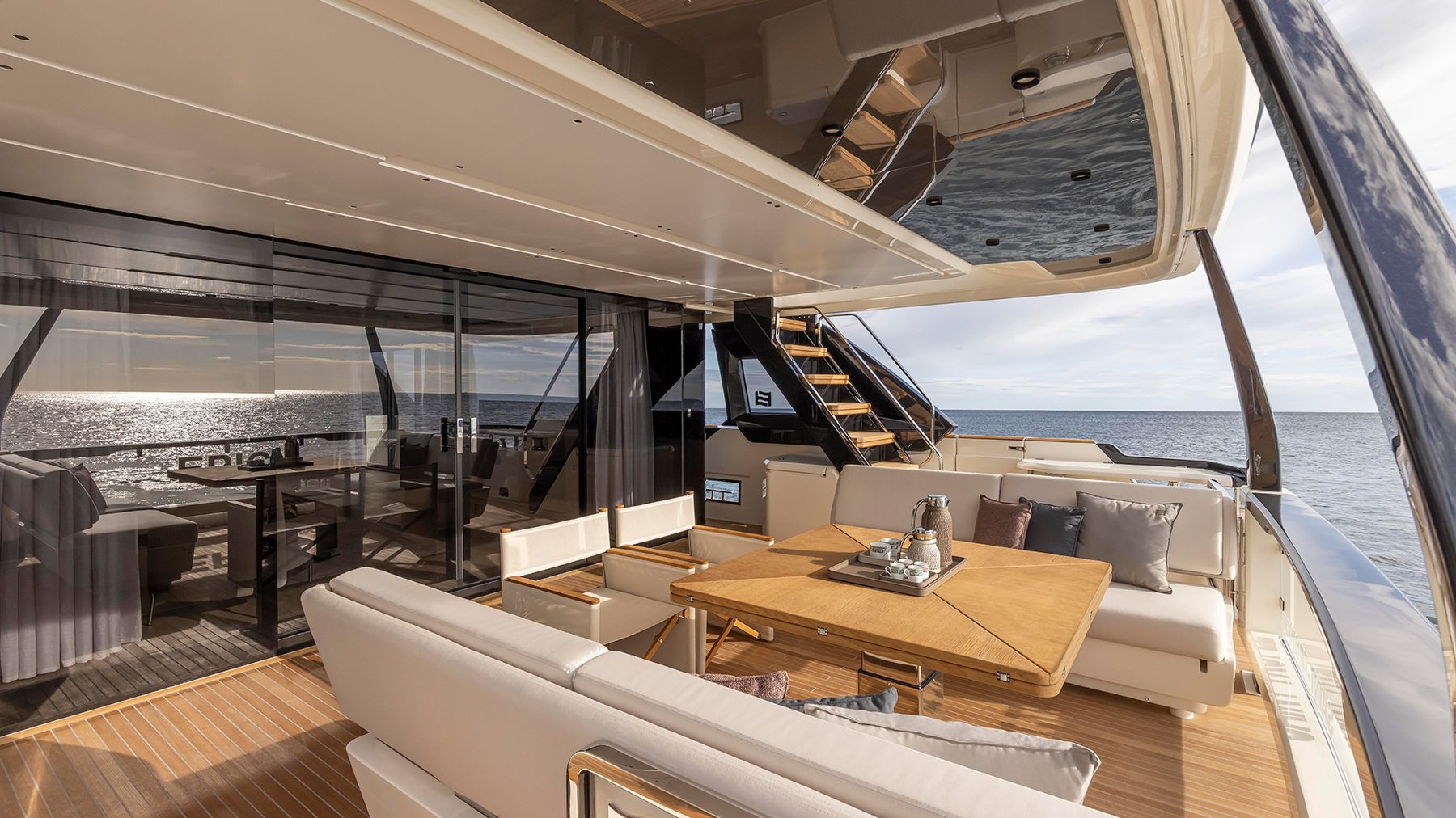 Ferretti Yachts 1000 — interna 3
