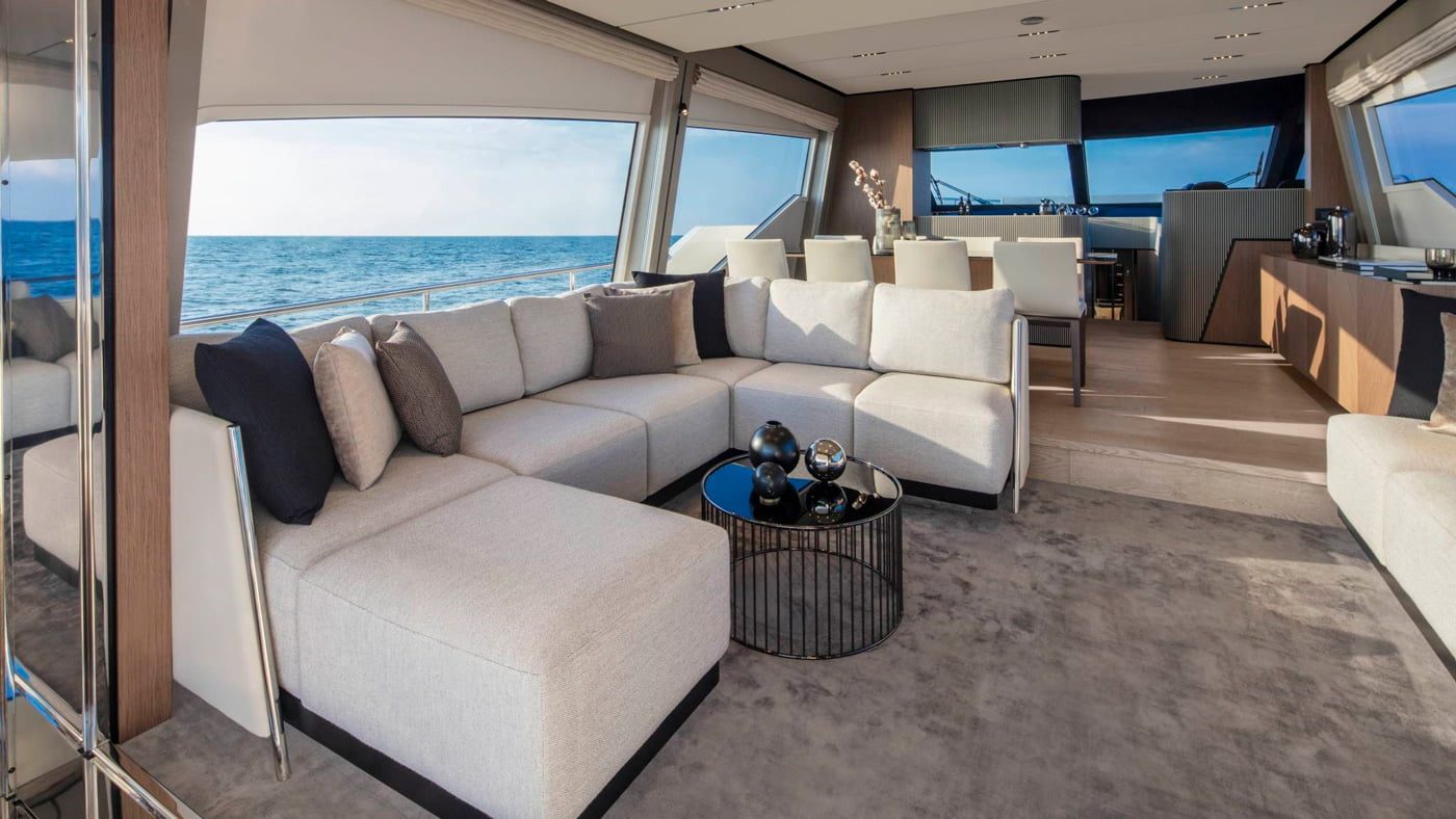 Ferretti Yachts 720 — interna 1