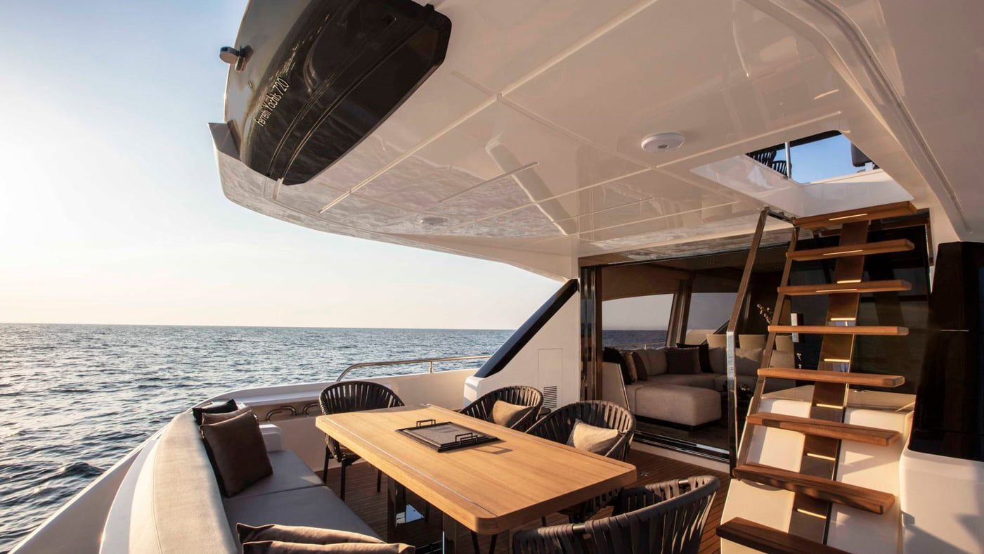 Ferretti Yachts 720 — interna 2