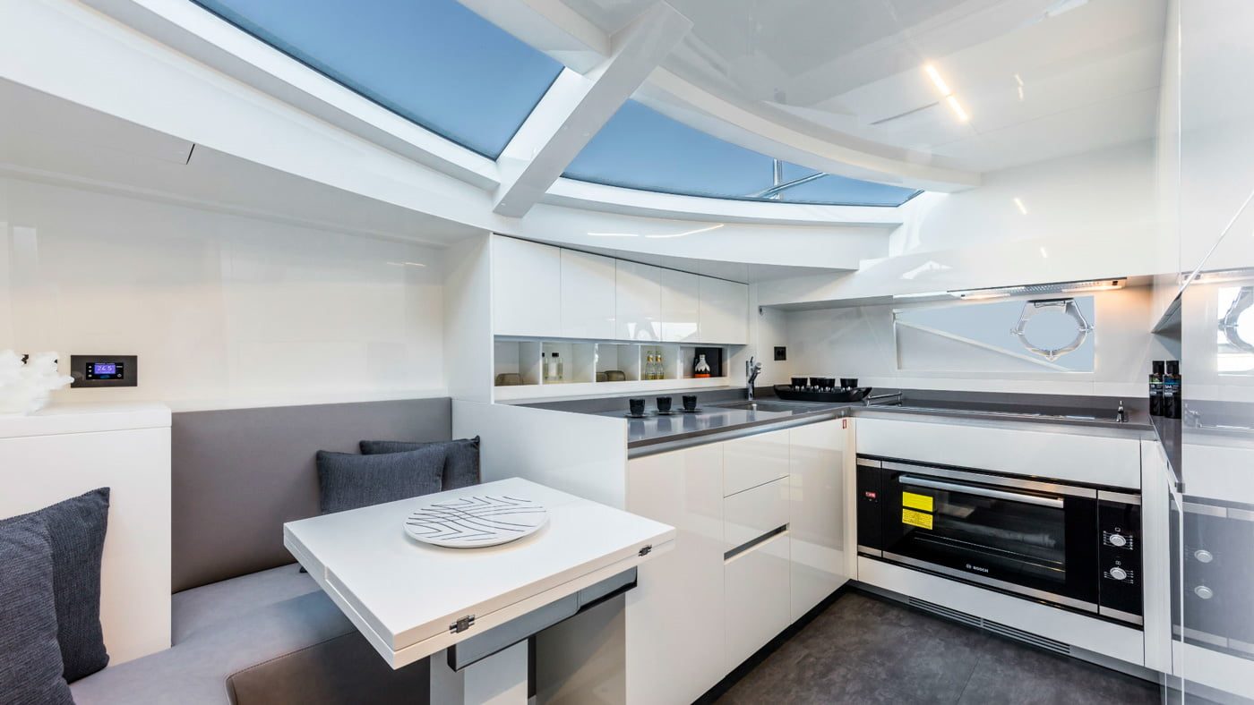 Ferretti Yachts 850 — interna 2