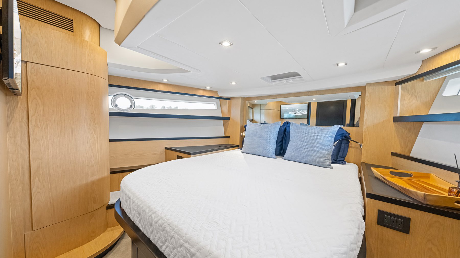 Okean 52 — interna 11