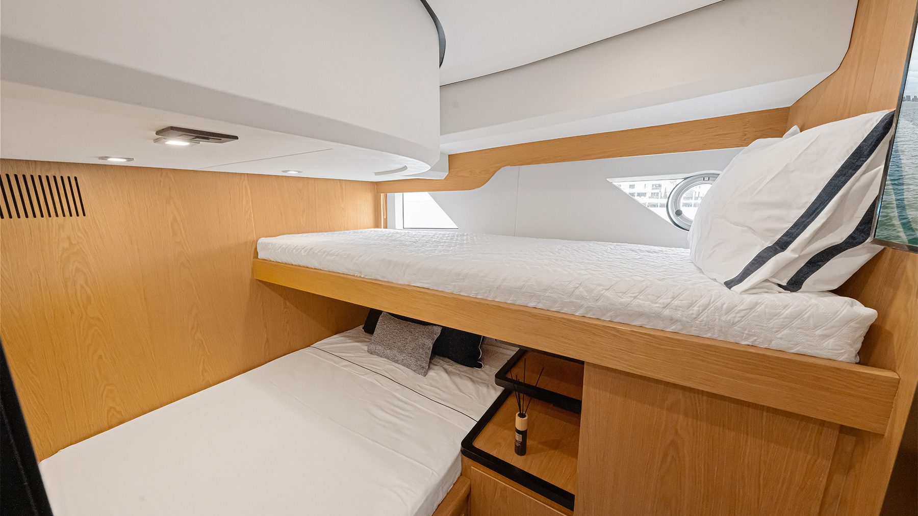 Okean 52 — interna 12