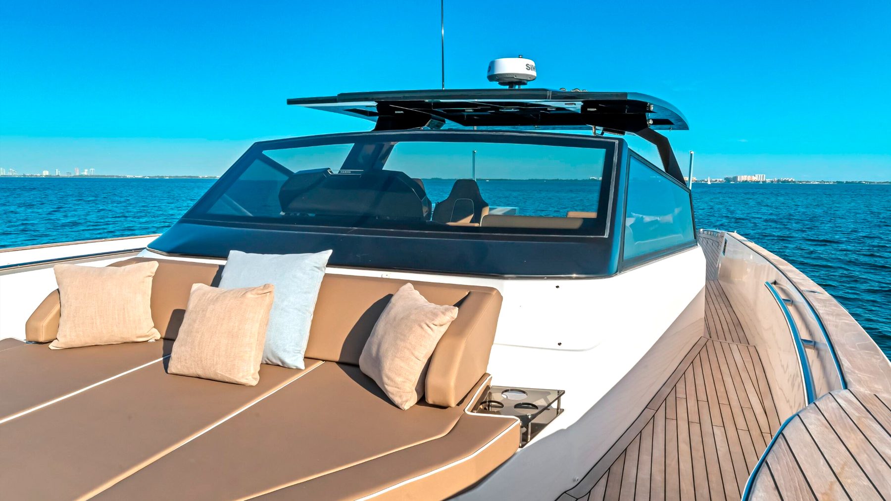 Okean 57 — externa 15